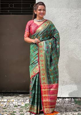green patola silk zari weaving saree with lagdi pallu 1