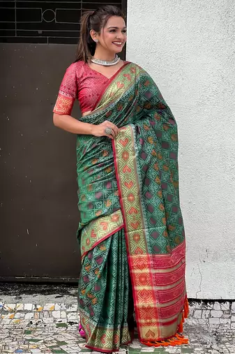 green patola silk zari weaving saree with lagdi pallu