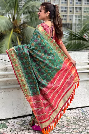green patola silk zari weaving saree with lagdi pallu