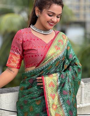 green patola silk zari weaving saree with lagdi pallu 4