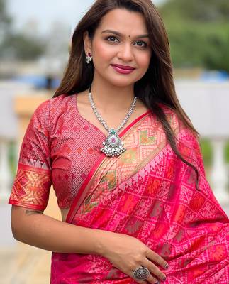pink patola silk zari weaving saree with lagdi pallu 4