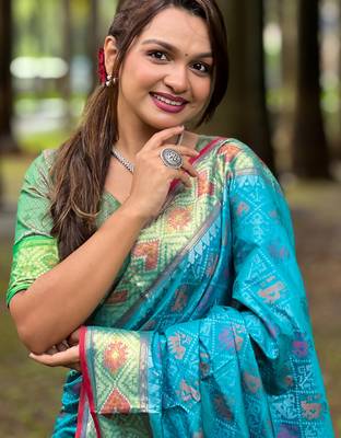 blue patola silk zari weaving saree with lagdi pallu 5