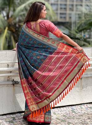 teal patola silk zari weaving saree with lagdi pallu 3