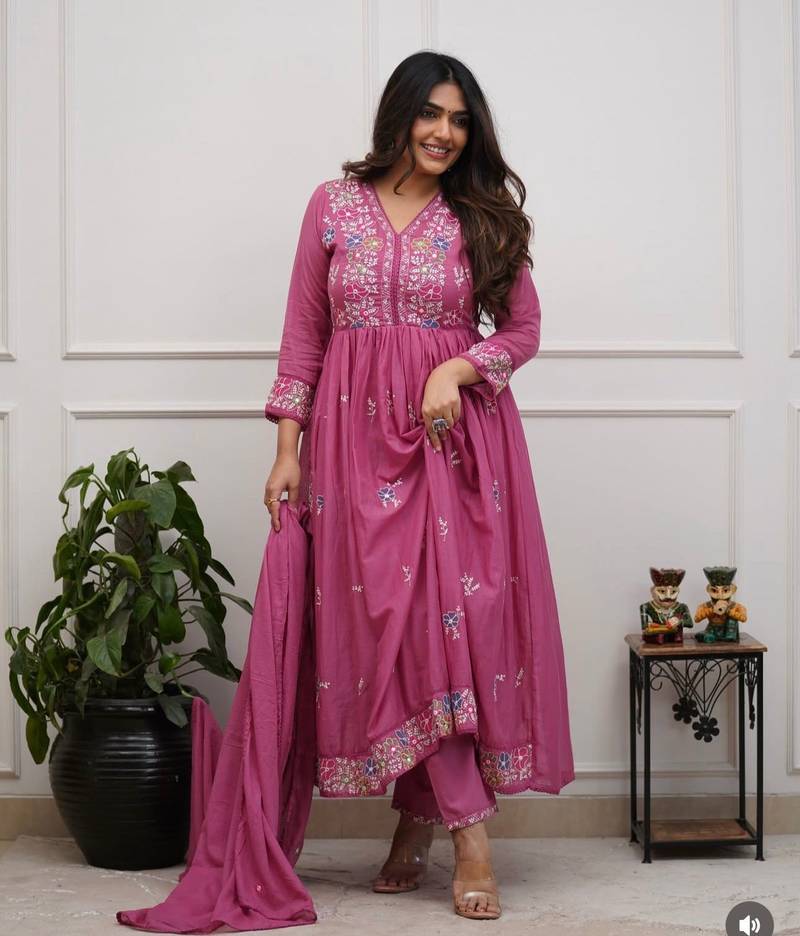 Pink beautiful embroidered kurti pant dupatta set for women