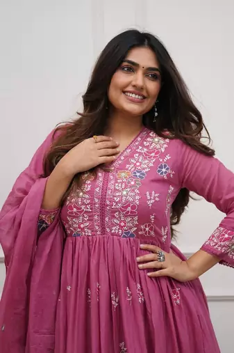 Pink beautiful embroidered kurti pant dupatta set for women