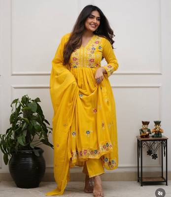Yellow beautiful embroidered kurti pant dupatta set for women 3