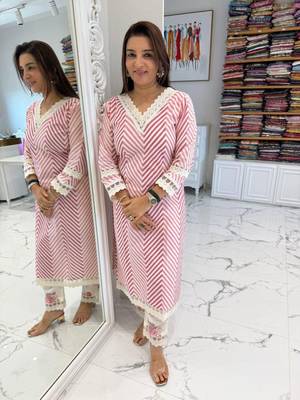 Beautiful red cotton kurta set with blue floral strippedroidery 3