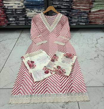 Beautiful red cotton kurta set with blue floral strippedroidery 5