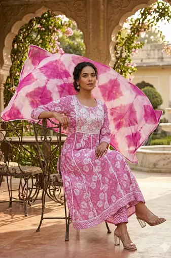 Ethnic pink cotton jaipuri embroidery kurta set