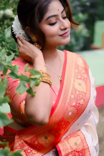 white meenakari zari soft silk saree with red border