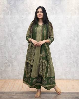 Green chevron printed anarkali kurta set 1