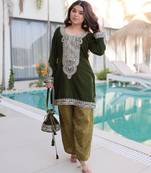 Dark green velvet embroidered designer kurta set with batwa