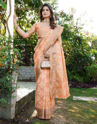 peach organza silk saree with heavy zari detailing 4