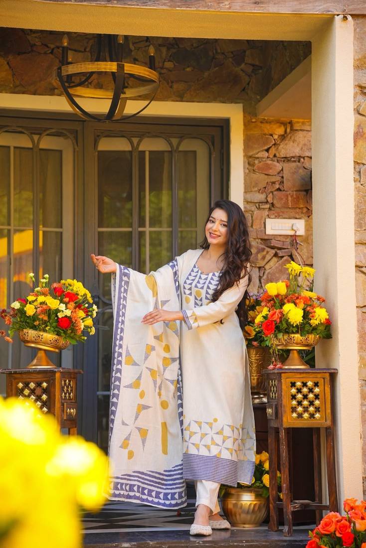 Women's Gorgeous Printed Work Muslin Fabric Straight Kurta Pant and Dupatta Set