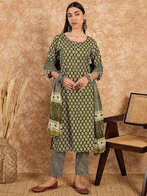 Green floral print cotton straight kurta pant with dupatta set 2