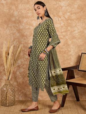 Green floral print cotton straight kurta pant with dupatta set 3