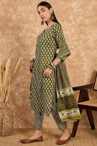 Green floral print cotton straight kurta pant with dupatta set