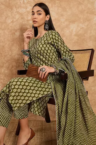 Green floral print cotton straight kurta pant with dupatta set