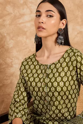 Green floral print cotton straight kurta pant with dupatta set
