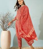 Red floral print cotton straight kurta pant with dupatta se