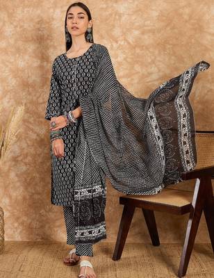 Black floral print cotton straight kurta pant with dupatta set 1