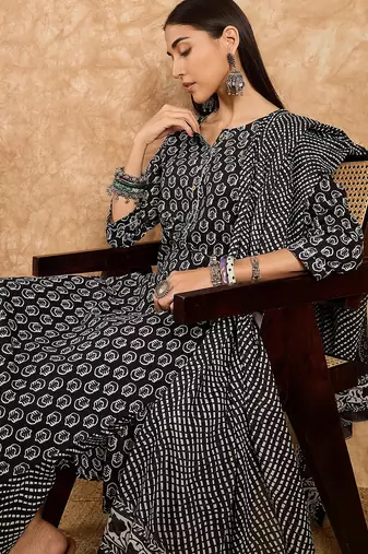 Black floral print cotton straight kurta pant with dupatta set