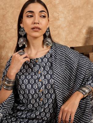 Grey floral print cotton straight kurta pant with dupatta set 5