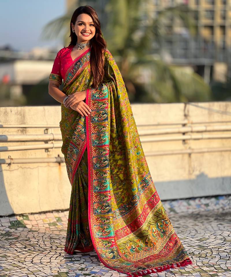 Green viscose silk position print & zari weaving saree with contrast blouse piece