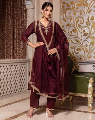 Dark maroon handwork pakistani silk kurta set 4