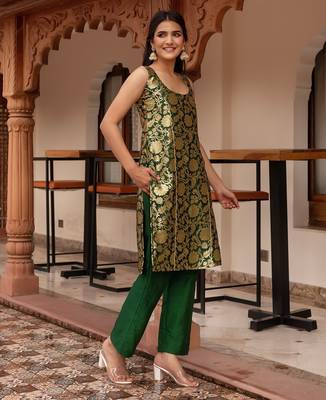 Green jacquard straight suit set 3