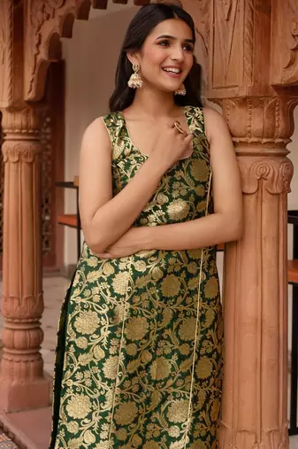Green jacquard straight suit set
