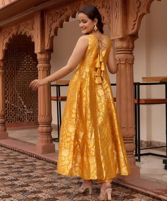 Yellow jacquard gotapatti organza anarkali suit set 5