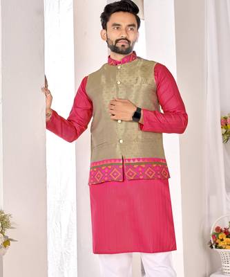 pink cotton kurta pajama for men with woven detailing 2