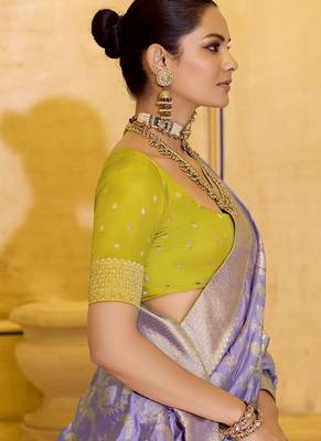 lavender crepe silk saree with rich zari weaving 2