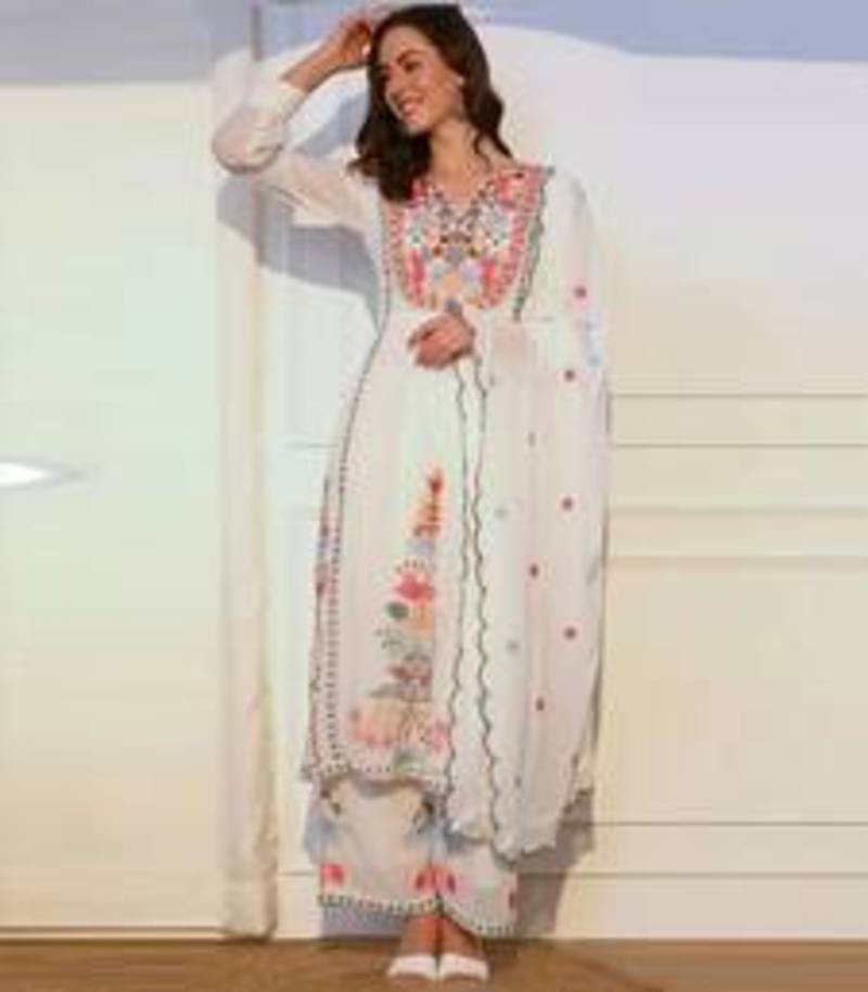 White floral embroidered kurta set with duppata and palazzo pant