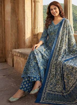 blue and green pure cotton a-line regular kurta set 5