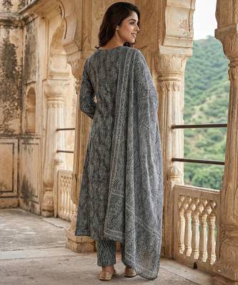 grey pure cotton a-line regular kurta set 3