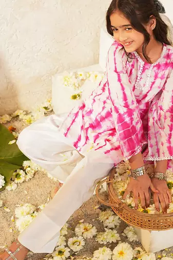 girls dyed regular pure cotton kurti with trousers