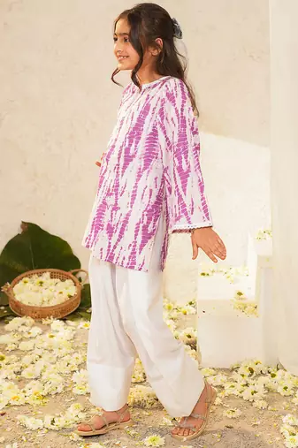 girls dyed regular pure cotton kurta with pyjamas