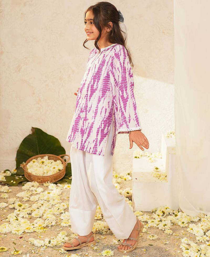 girls dyed regular pure cotton kurta with pyjamas