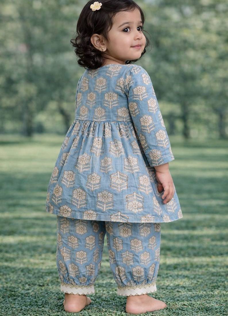 baby girl printed kurta pajama set (ing-bluebooti)