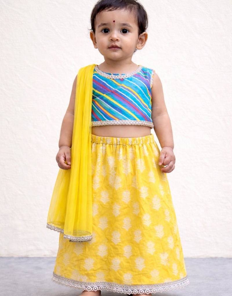 baby girl printed lehenga choli with dupatta set (ing-lyellowfoil)