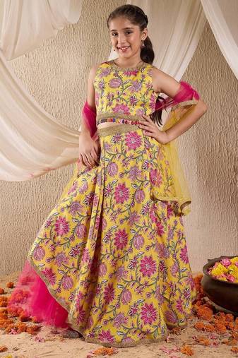girls cotton sleeveless round neck gota pati embellished lehenga choli set with dupatta for girls (l-yellowalloverprint)