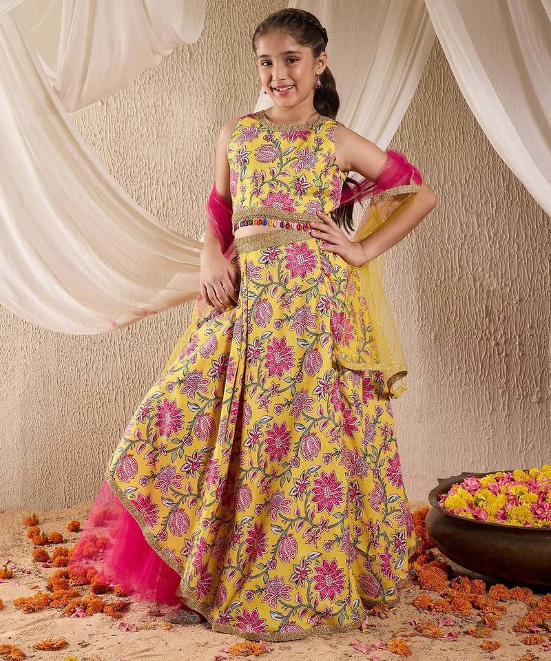 girls cotton sleeveless round neck gota pati embellished lehenga choli set with dupatta for girls (l-yellowalloverprint)