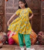 girls ethnic motifs printed gotta patti pure cotton a-line kurta with trousers (ks-yellowparrot)