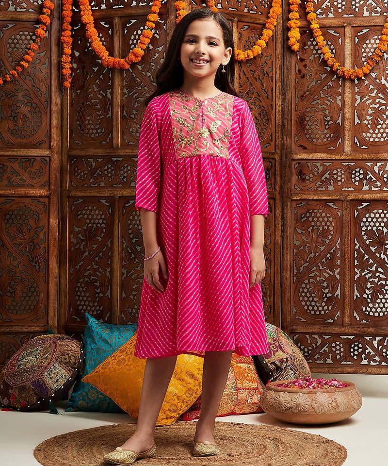 girls printed & embroidered fit & flare georgette ethnic dress (iw-gotamagenta)