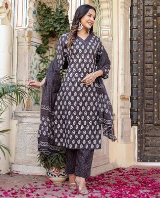 Grey floral block print cotton straight kurta set with dupatta 3