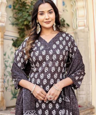 Grey floral block print cotton straight kurta set with dupatta 4