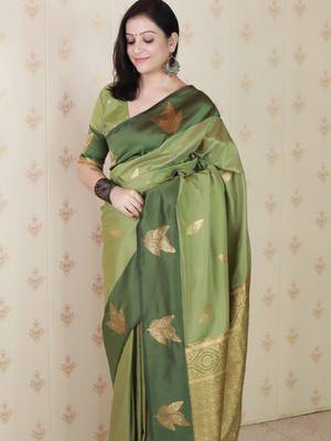 green soft silk saree with zari work 3