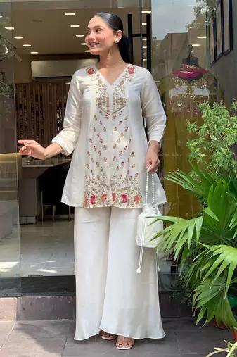 Off white women silk embroidered kurta with silk palazzo set – full inner ethnic wear